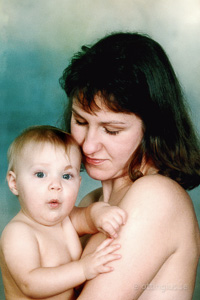 Porträttbild 80-tal med mamma och sitt barn